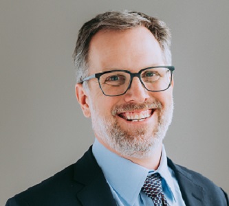 Headshot of Gordon Roble