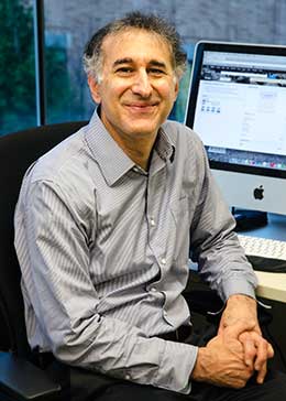 Mike Emeringer Michael Emerman wins McDougall mentorship award - Fred Hutch