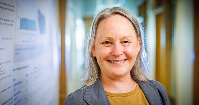 3 new grants power colorectal cancer studies - Fred Hutch